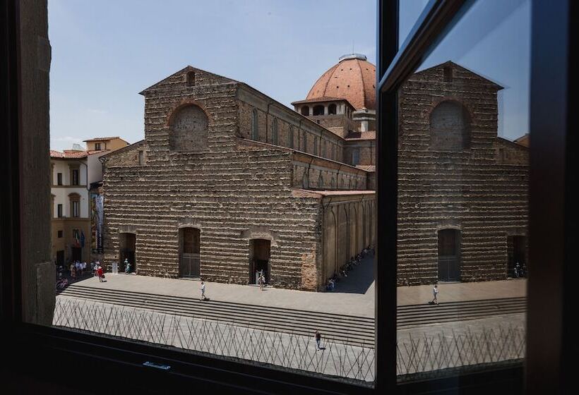اتاق سوپریور, The Artists' Palace Florence