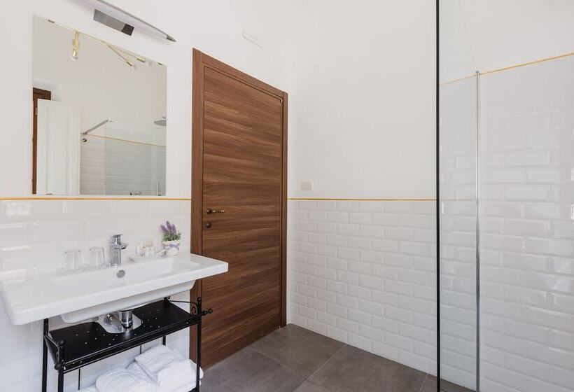 اتاق سوپریور, The Artists' Palace Florence