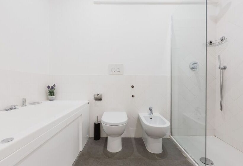 سوییت خانوادگی, The Artists' Palace Florence