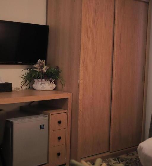 اتاق لوکس, Al Yasmeen