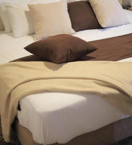 اتاق لوکس, Al Yasmeen