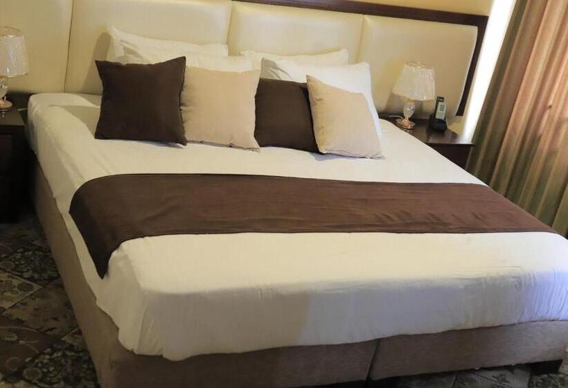 اتاق لوکس, Al Yasmeen