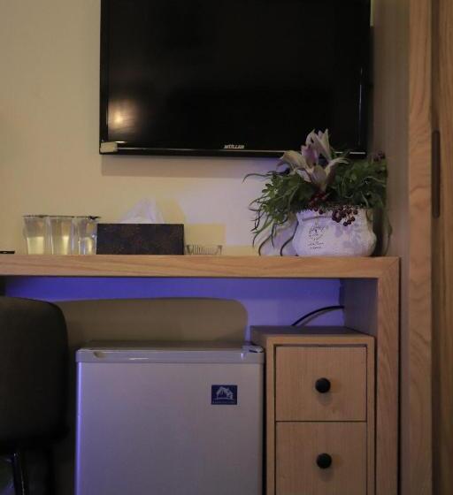 اتاق کلاسیک سه تخته, Al Yasmeen