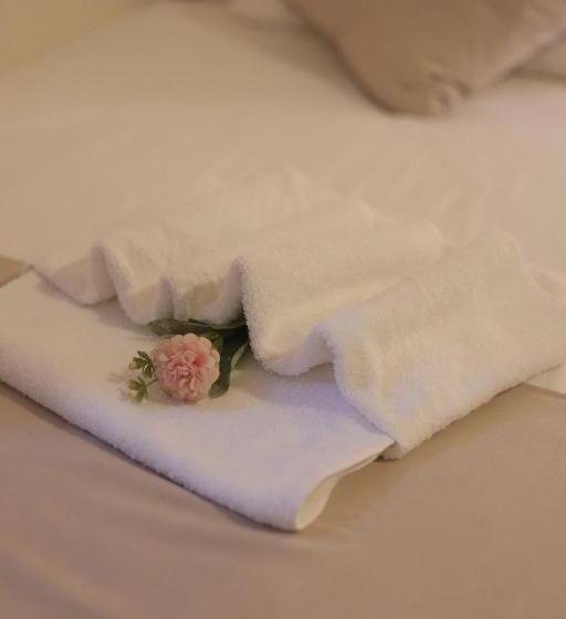 سوییت خانوادگی, Al Yasmeen