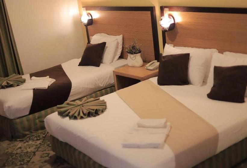 اتاق خانوادگی, Al Yasmeen