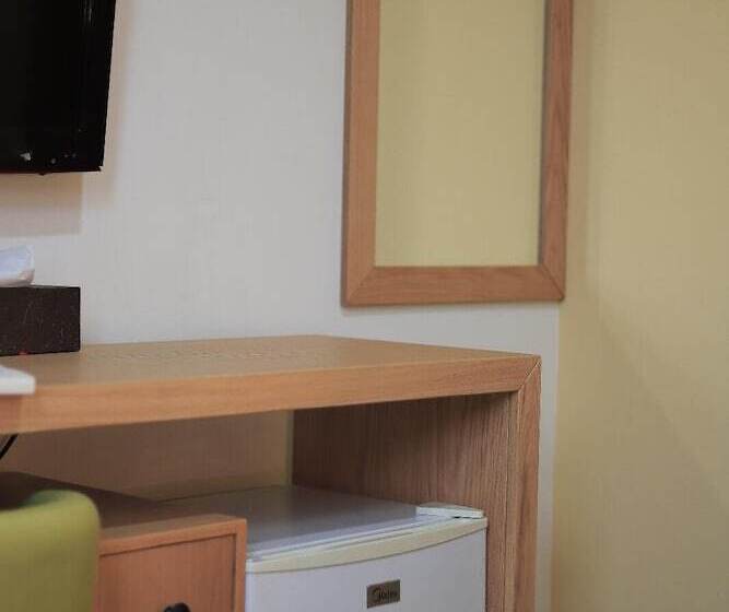 اتاق کلاسیک سه تخته, Al Yasmeen