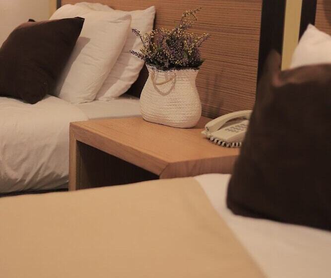 اتاق خانوادگی, Al Yasmeen