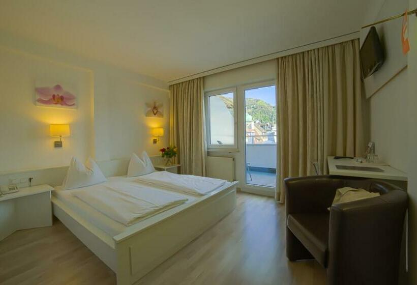 Quarto Estandar, Central