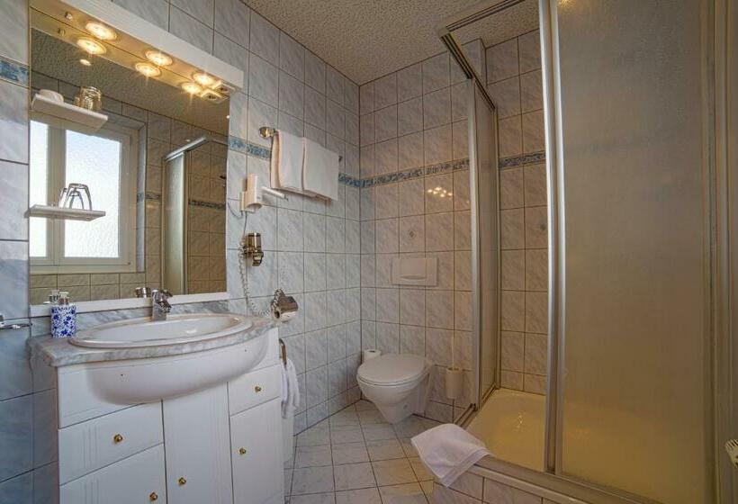 Quarto Estandar, Central