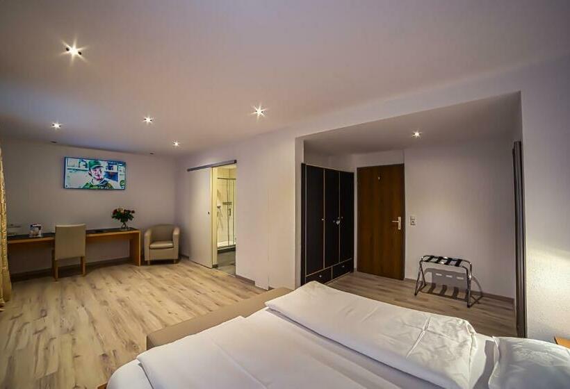 豪华房间, Central