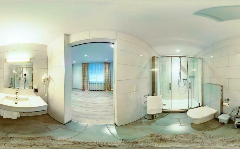 豪华房间, Central