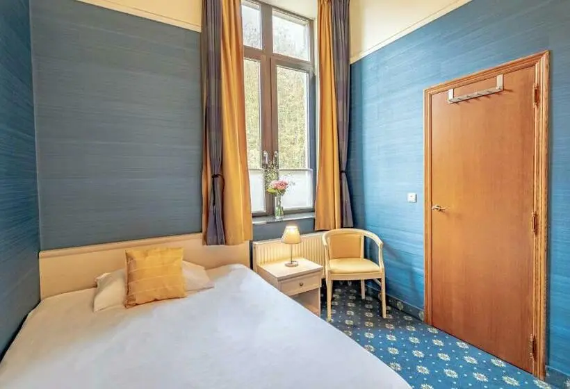 Standard Yhden Hengen Huone, Des Comtes Durbuy