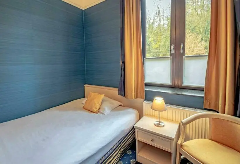 Standard Yhden Hengen Huone, Des Comtes Durbuy