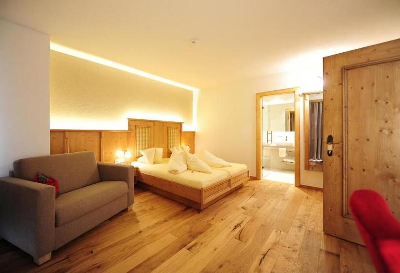 דירת שלושה חדרים, Dorfstadl