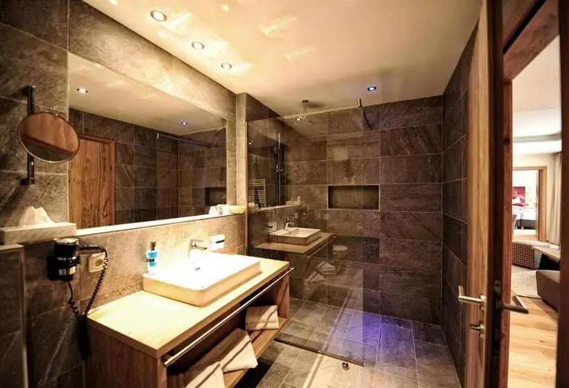 Deluxe-huoneisto 3 Makuuhuonetta, Dorfstadl