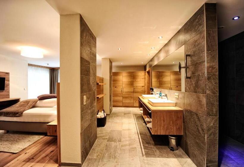 דירת דלוקס 2 חדרי שינה, Dorfstadl