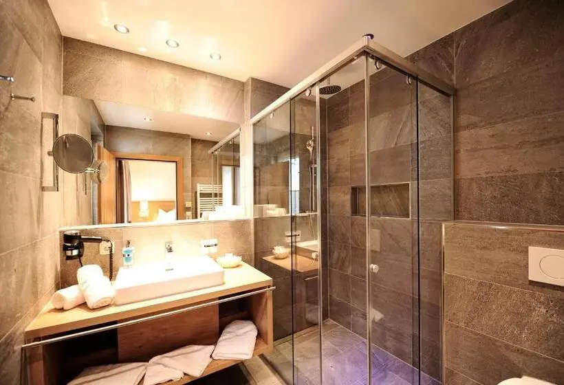 1 Bedroom Penthouse Apartment, Dorfstadl