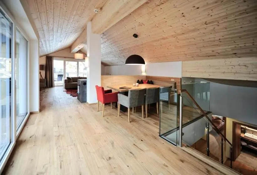 1 Bedroom Penthouse Apartment, Dorfstadl