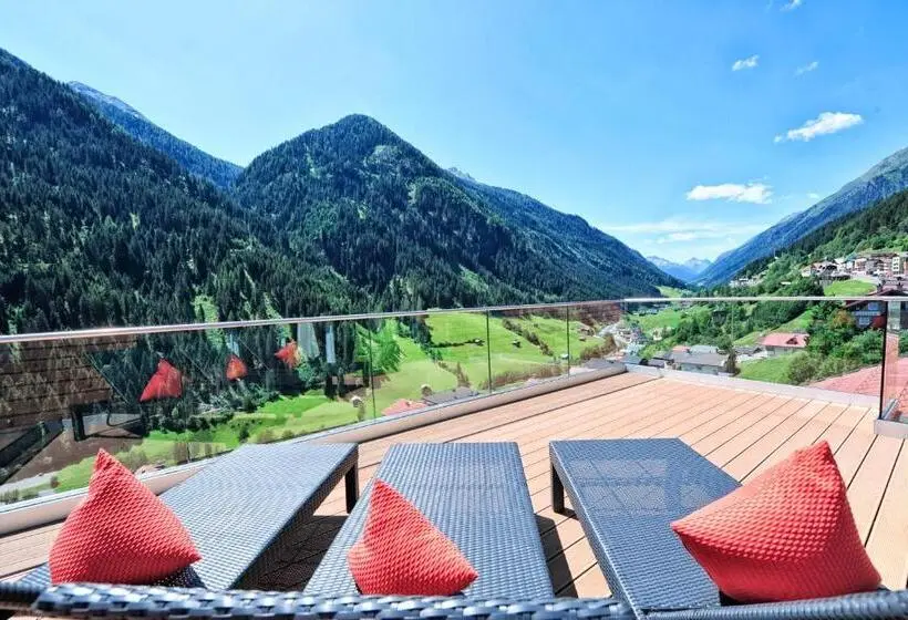 1 Bedroom Penthouse Apartment, Dorfstadl