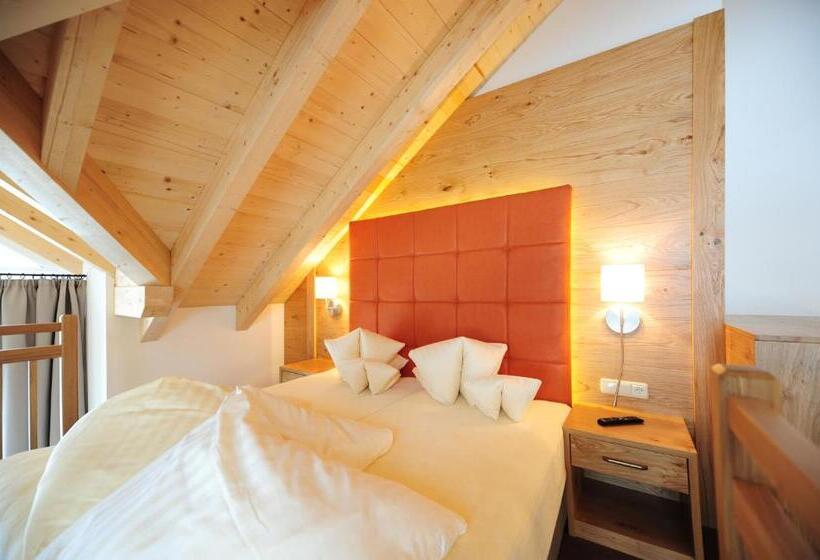 דירת שני חדרים, Dorfstadl