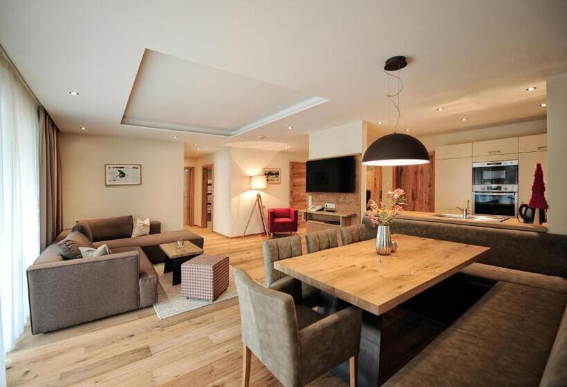 דירת חדר דלוקס, Dorfstadl