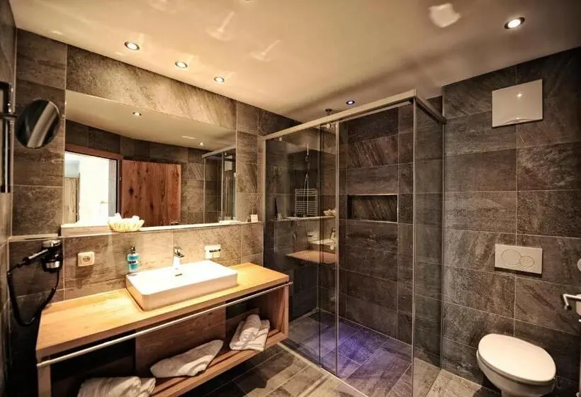 Deluxe-huoneisto 3 Makuuhuonetta, Dorfstadl