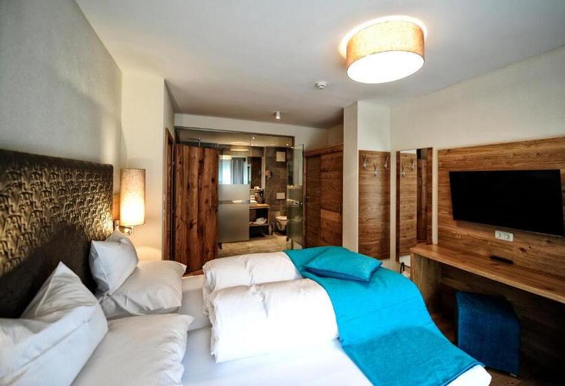 דירת דלוקס 3 חדרי שינה, Dorfstadl