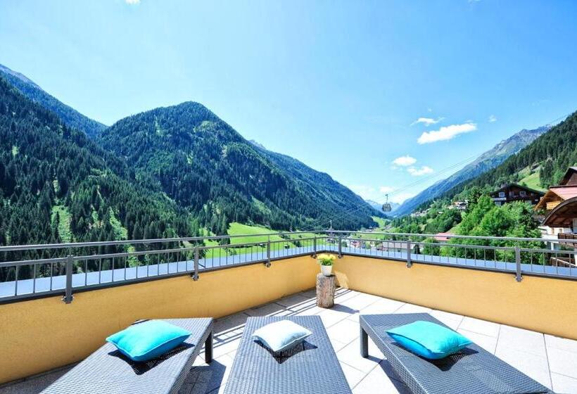 דירת פנטהאוז 1 חדרי שינה, Dorfstadl