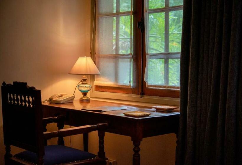 اتاق لوکس, La Varangue