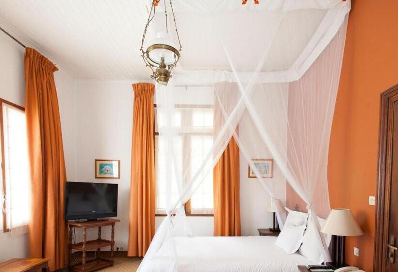 سوییت جونیور لوکس, La Varangue