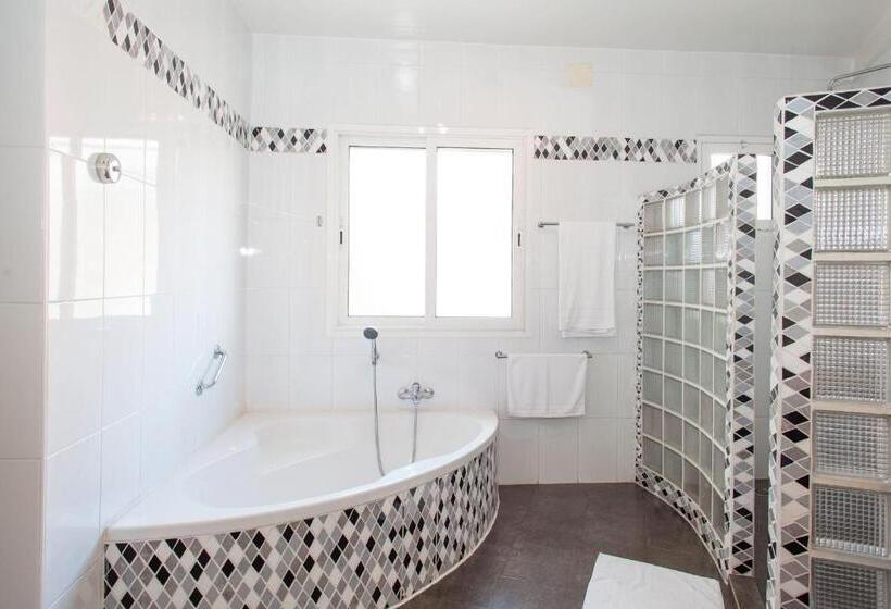 سوئیت با تخت بزرگ, La Varangue