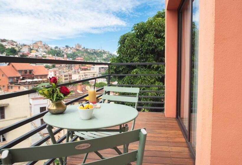 سوئیت با تخت بزرگ, La Varangue