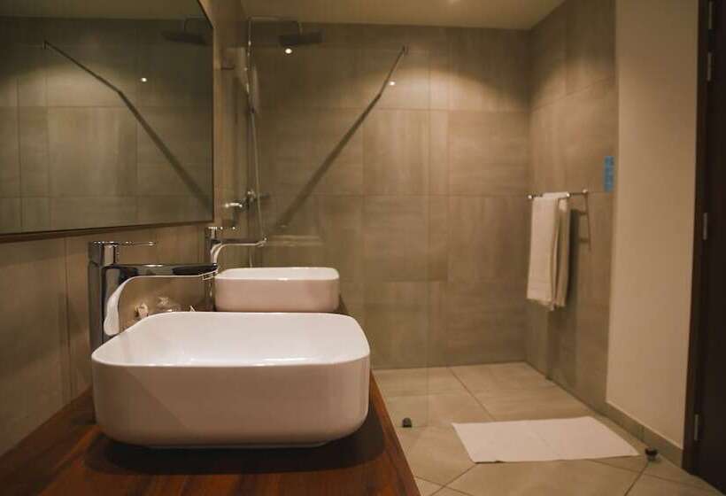 اتاق لوکس, La Varangue