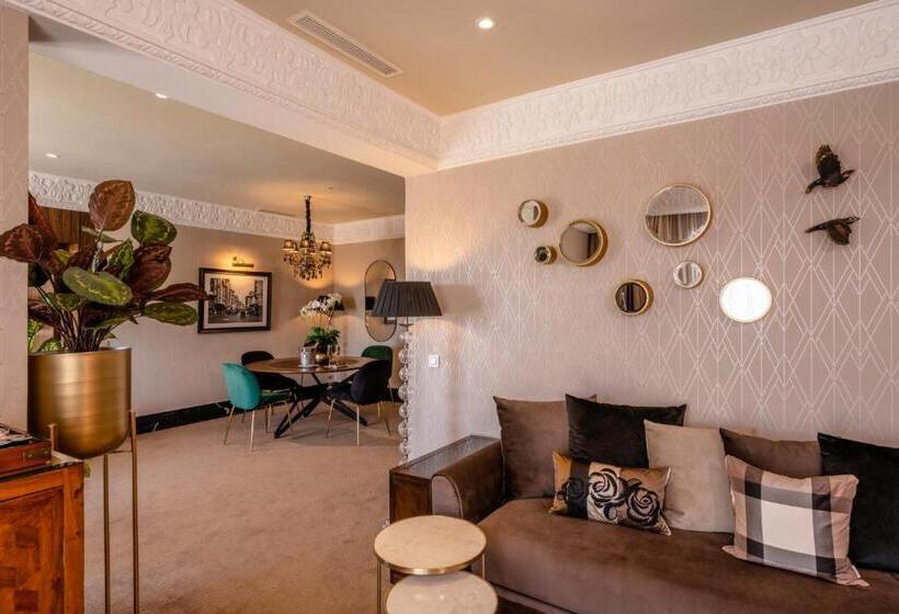 سوئیت رویال, Le Casablanca