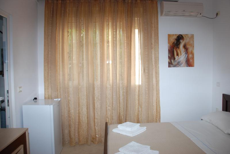 اتاق استاندارد, Mano