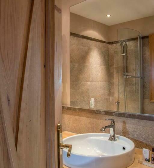 جناح جونيور, Natur &alpinhotel Post