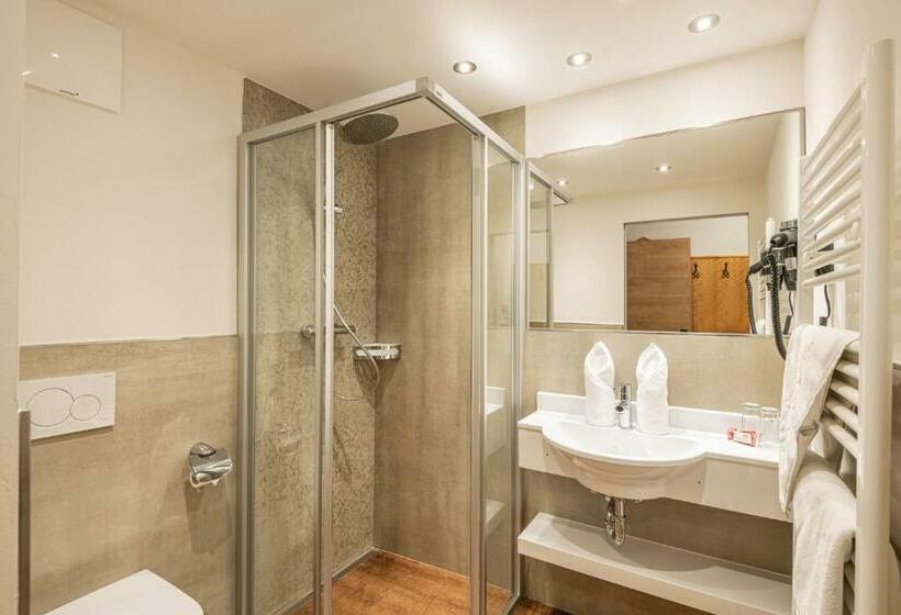 חדר קומפורט, Stegerbräu