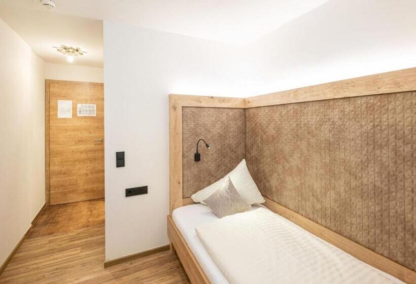 חדר סטנדרט יחיד, Stegerbräu