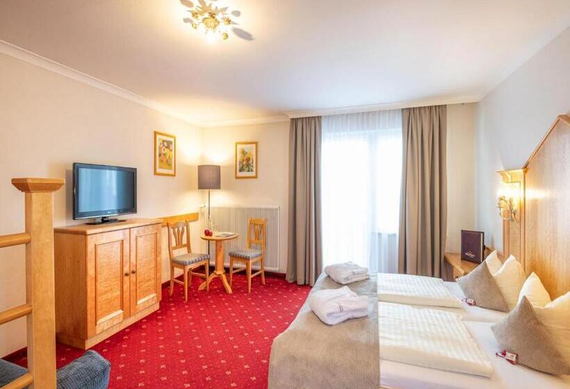 חדר לארבעה סטנדרטי עם מרפסת, Stegerbräu