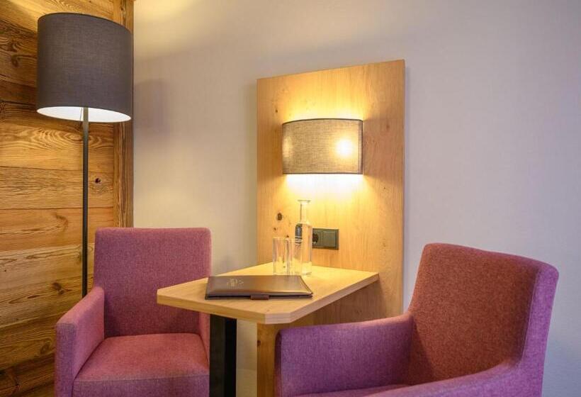 חדר אקונומי לארבעה, Stegerbräu