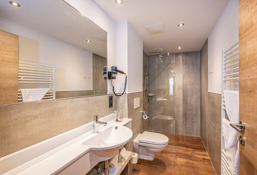 חדר לארבעה סטנדרטי עם מרפסת, Stegerbräu