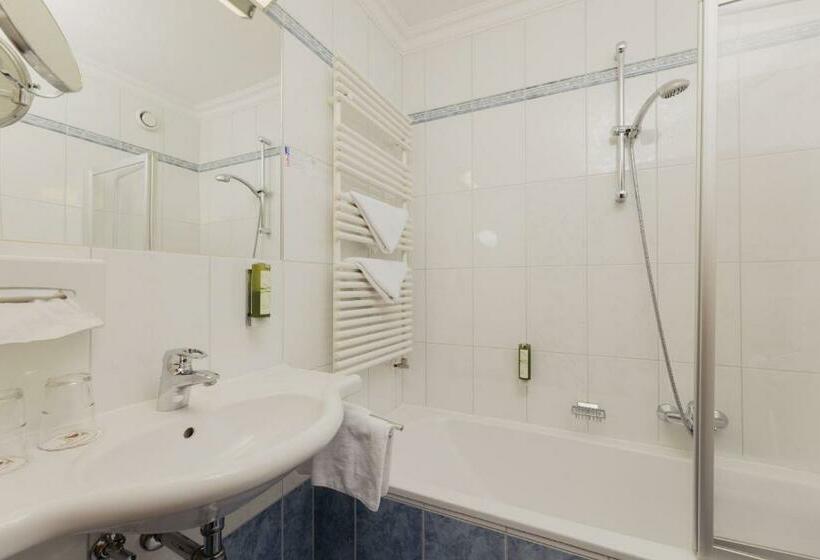 اتاق لوکس, Tauernhof