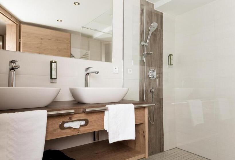 سوئیت با بالکن, Tauernhof