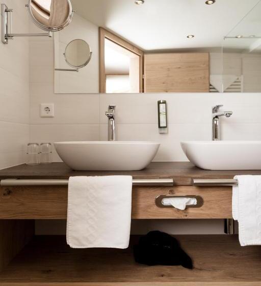 سوییت با چشمانداز کوه, Tauernhof