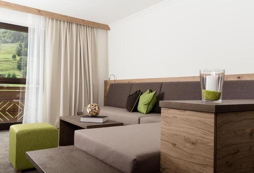 سوییت با چشمانداز کوه, Tauernhof