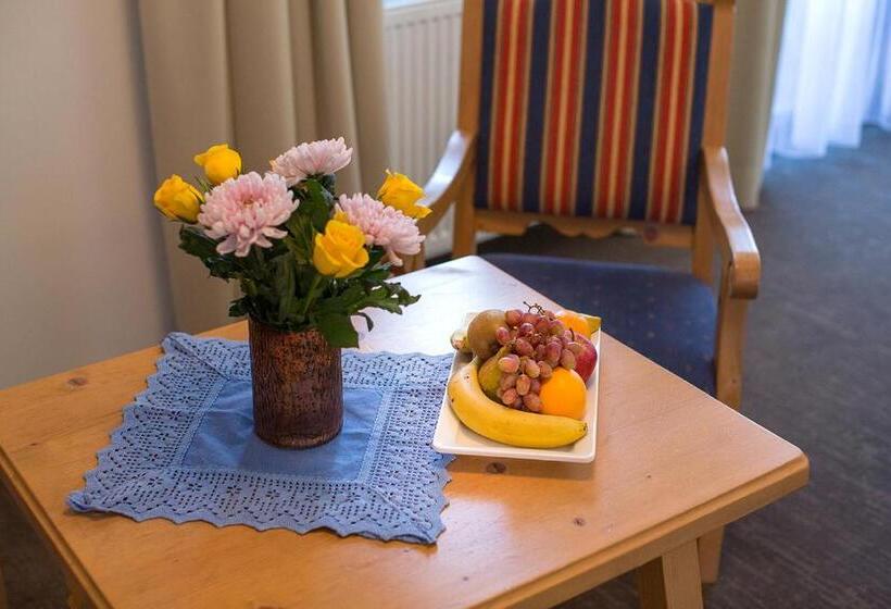 سوئیت با تخت بزرگ, Tauernhof