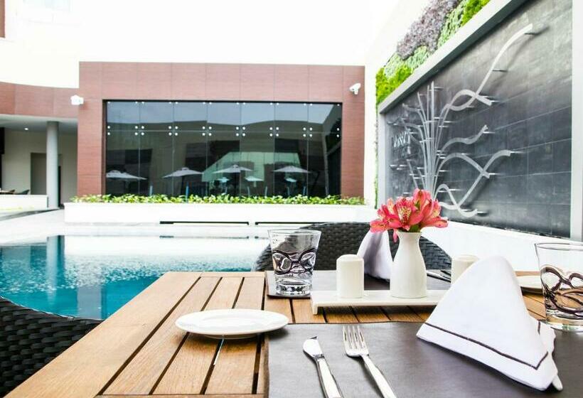 キングサイズベッドのデラックスルーム, Hs Hotsson Hotel Irapuato