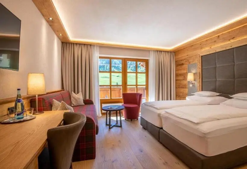 バルコニー付きデラックスルーム, Natur &alpinhotel Post