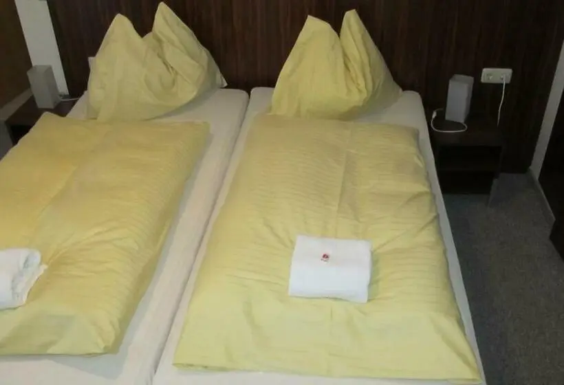 اتاق استاندارد چهارنفره با بالکن, Park Hotel Gastein Alle Getränke Ganztags Inklusive