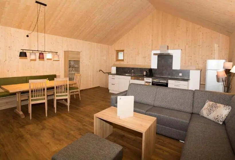 Mökki 1 Makuuhuone, Regitnig 4 Sterne Hotel Und Chalets